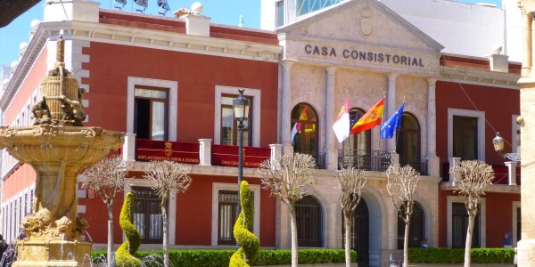 El Ayuntamiento de Valdepeñas potencia el desarrollo profesional de su plantilla