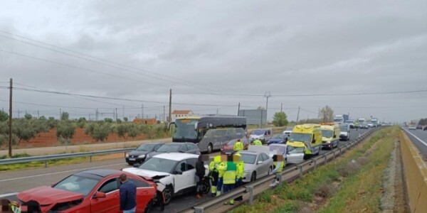 Un accidente múltiple deja cinco heridos en la A4 junto a Valdepeñas